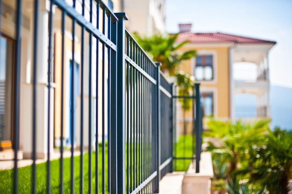 Apartments Poville Residence بوفايل المظهر الخارجي الصورة