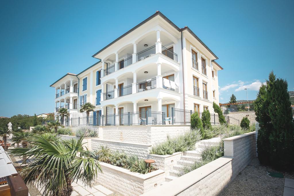 Apartments Poville Residence بوفايل المظهر الخارجي الصورة