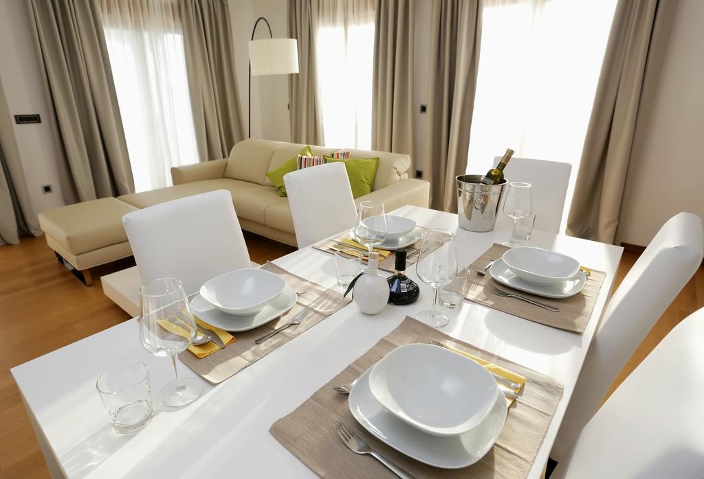 Apartments Poville Residence بوفايل المظهر الخارجي الصورة