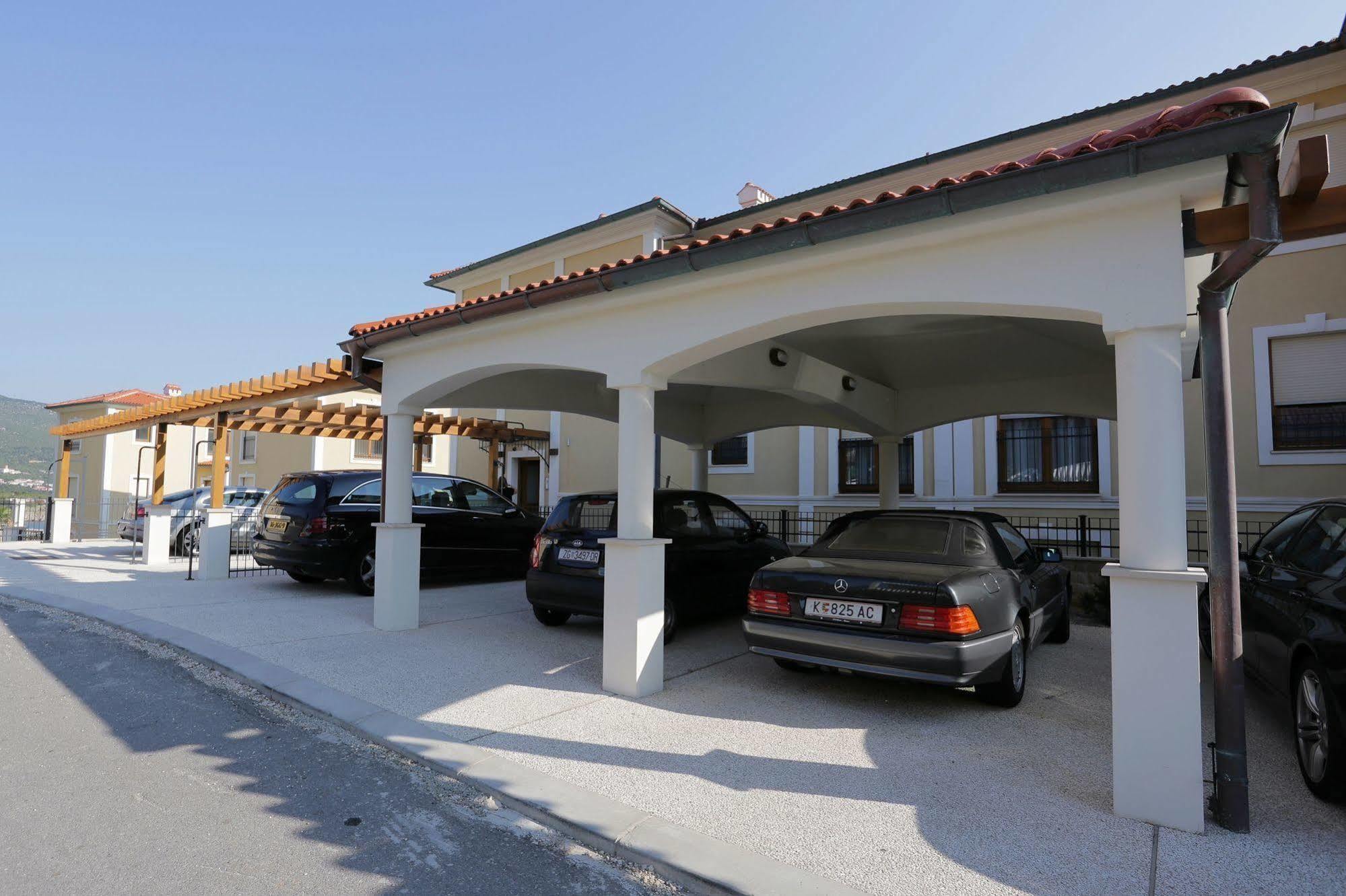 Apartments Poville Residence بوفايل المظهر الخارجي الصورة